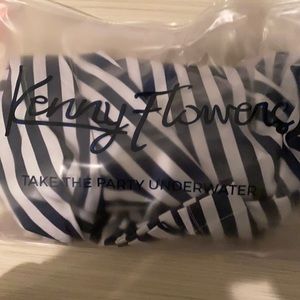 Kenny flowers trunks size large brand new